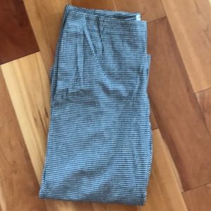 Madison & Max Cropped Pants